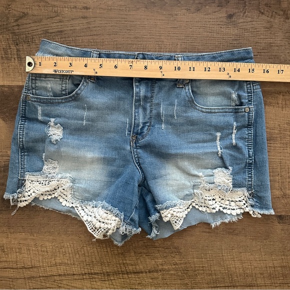 Alter’d State Jean Shorts boho distressed cut offs size 28 - Picture 6 of 8